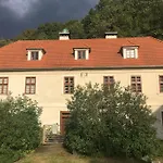 Apartment Kamenny Dum S Vyhledem Na Zamek 20km Od Prahy *
