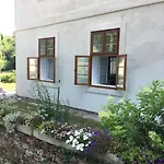 Kamenny Dum S Vyhledem Na Zamek 20km Od Prahy Apartment Nizbor