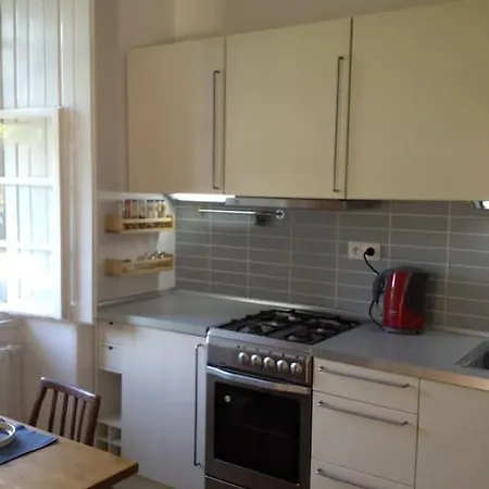 Kamenný Dům S Výhledem Na Zámek 20km Od Prahy