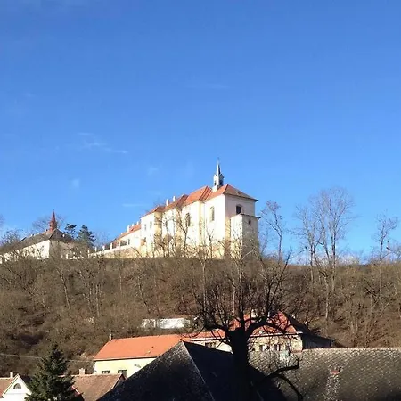 Kamenny Dum S Vyhledem Na Zamek 20km Od Prahy Апартаменты