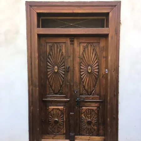 Kamenný Dům S Výhledem Na Zámek 20km Od Prahy *