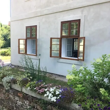 Kamenný Dům S Výhledem Na Zámek 20km Od Prahy Apartamento Nizbor