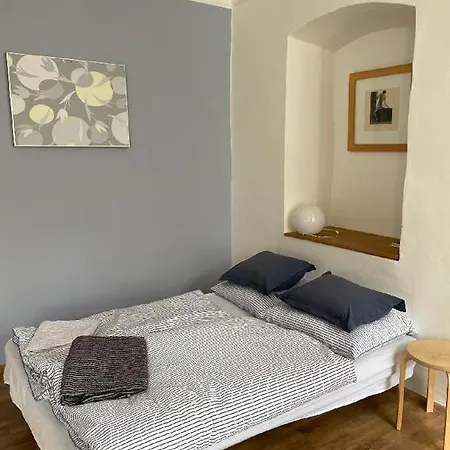 Apartamento Kamenny Dum S Vyhledem Na Zamek 20km Od Prahy Nizbor