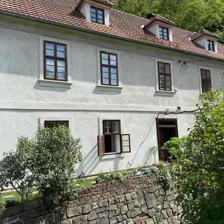 Kamenny Dum S Vyhledem Na Zamek 20km Od Prahy