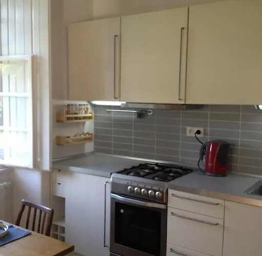 Kamenný Dům S Výhledem Na Zámek 20km Od Prahy