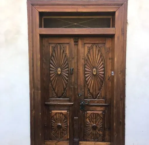 Kamenný Dům S Výhledem Na Zámek 20km Od Prahy *