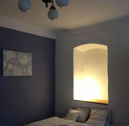 公寓 Kamenny Dum S Vyhledem Na Zamek 20km Od Prahy *