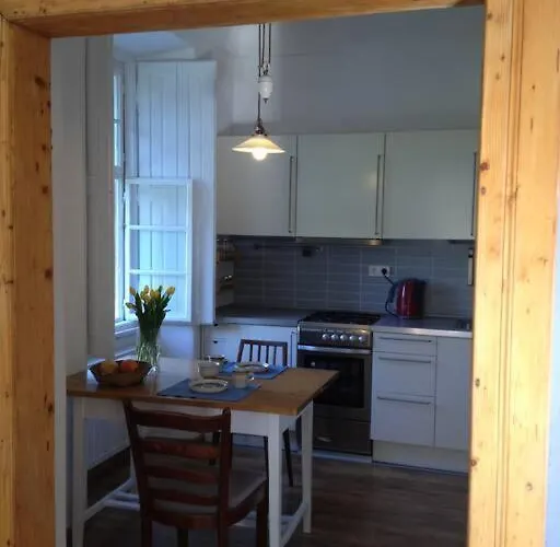 Apartamento Kamenný Dům S Výhledem Na Zámek 20km Od Prahy *