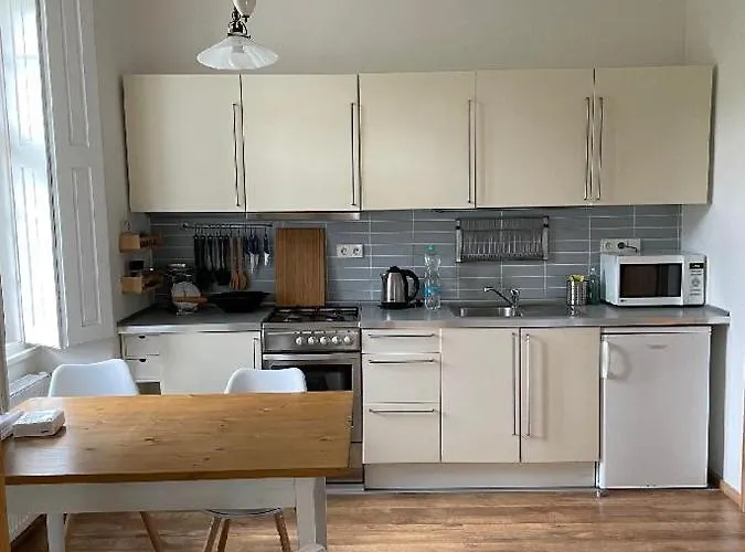 Kamenny Dum S Vyhledem Na Zamek 20km Od Prahy Апартаменты Nizbor